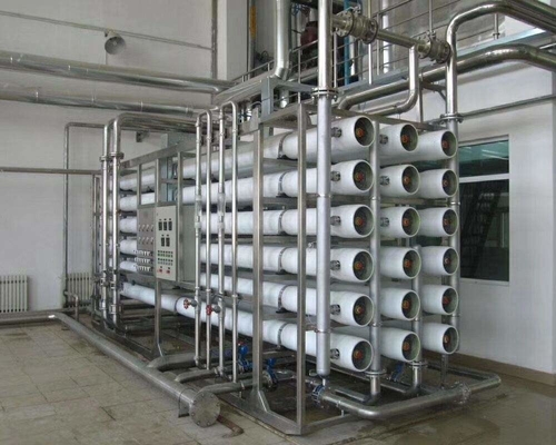 De Waterzuiveringsinstallatie van de restaurantultrafiltratie verwijdert Kleur