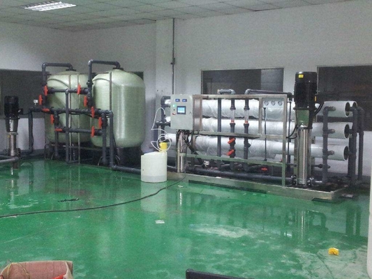 De Waterzuiveringsinstallatie van de restaurantultrafiltratie verwijdert Kleur