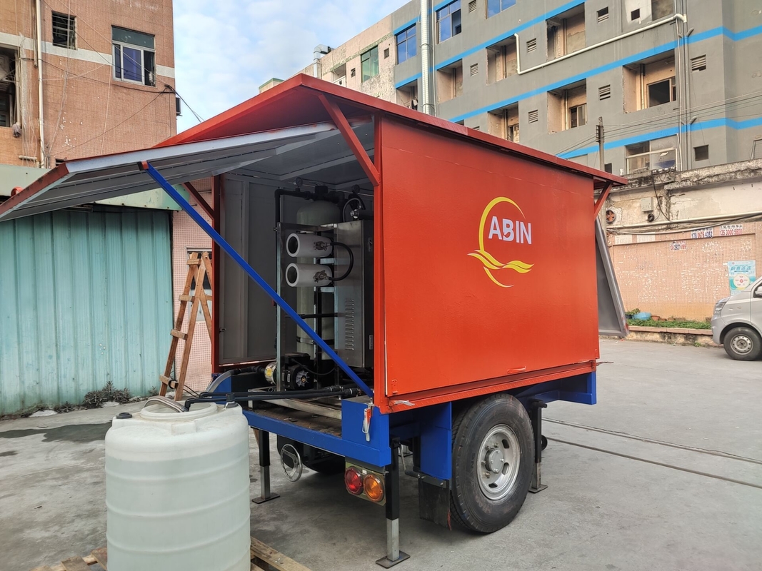 Tow Truck Trailer Car Mobile-Demineralizer van Watertretment Mobiele de Omgekeerde Osmoseaanhangwagen van Tralier voor Verkoop
